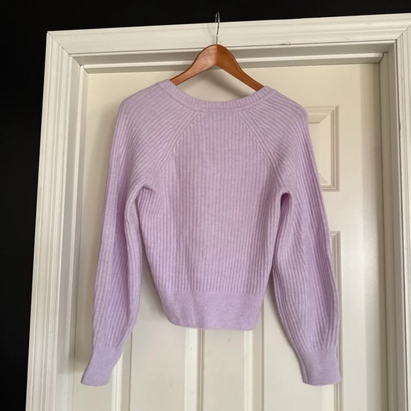 Athleta Layover V-Neck Sweater Light Purple Merino Extra Fine Wool 
Size XS - Picture 12 of 12